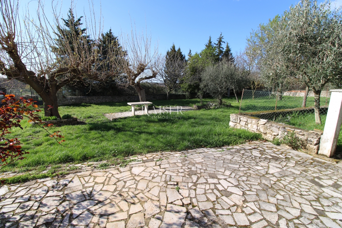 Istria - Parenzo, casa in pietra con esclusiva vista mare