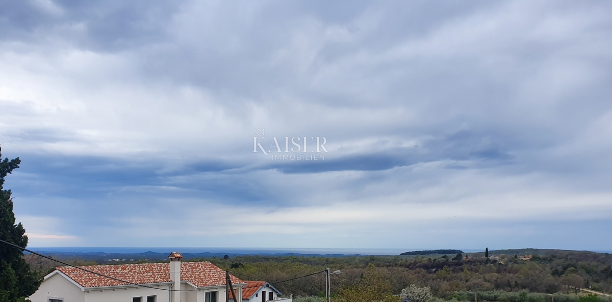 Istria - Parenzo, casa in pietra con esclusiva vista mare