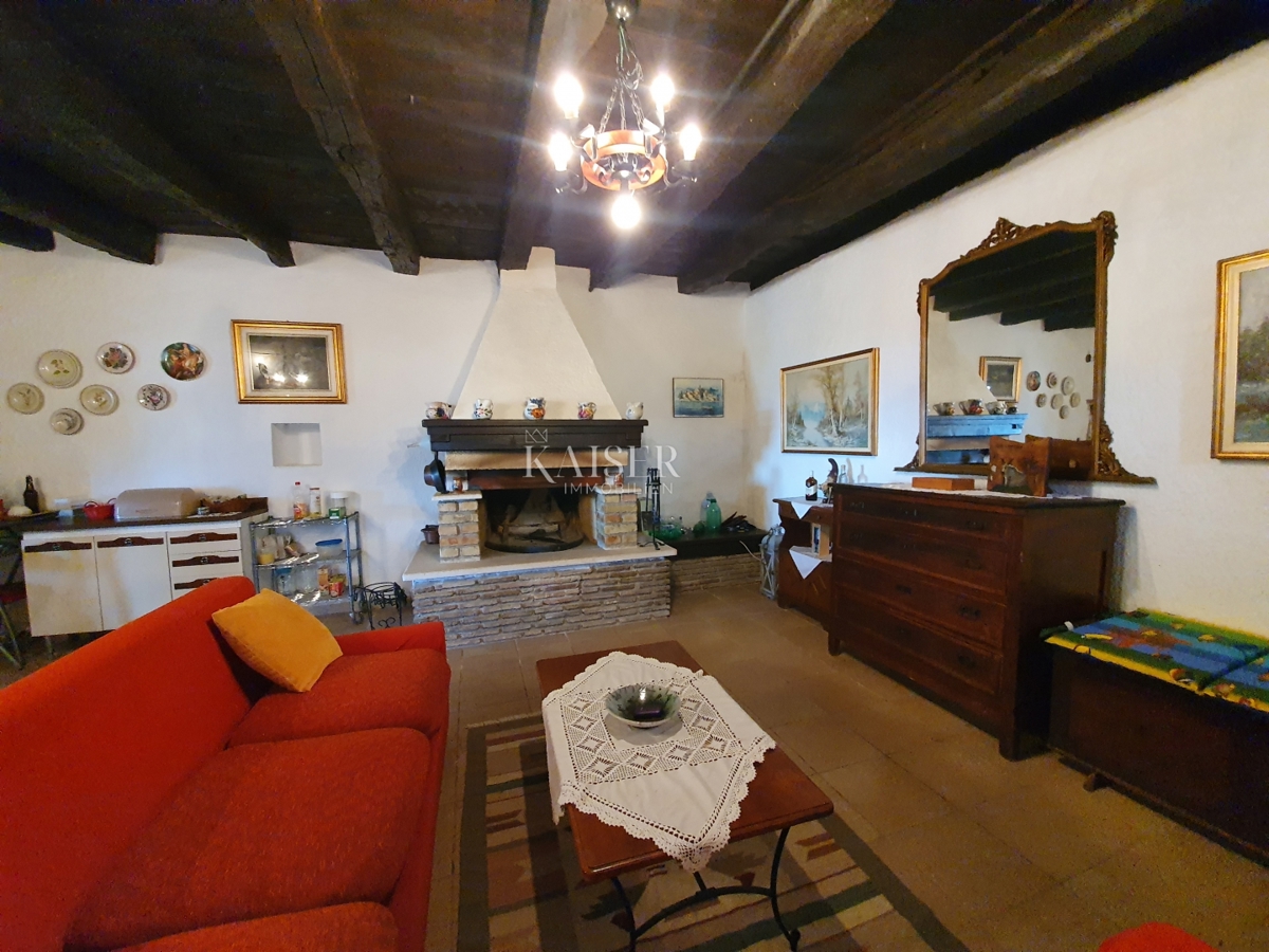 Istria - Parenzo, casa in pietra con esclusiva vista mare