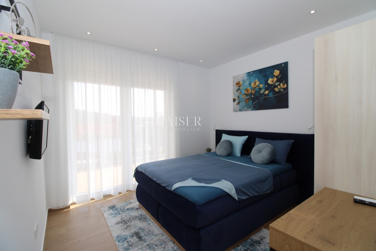 Istria - Parenzo, bellissima villa con piscina, design moderno.