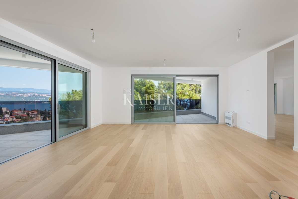 Abbazia, lussuoso appartamento al secondo piano di un nuovo edificio