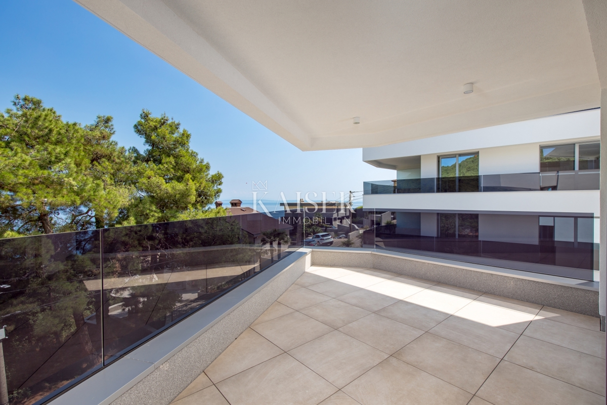 Abbazia, lussuoso appartamento al secondo piano di un nuovo edificio