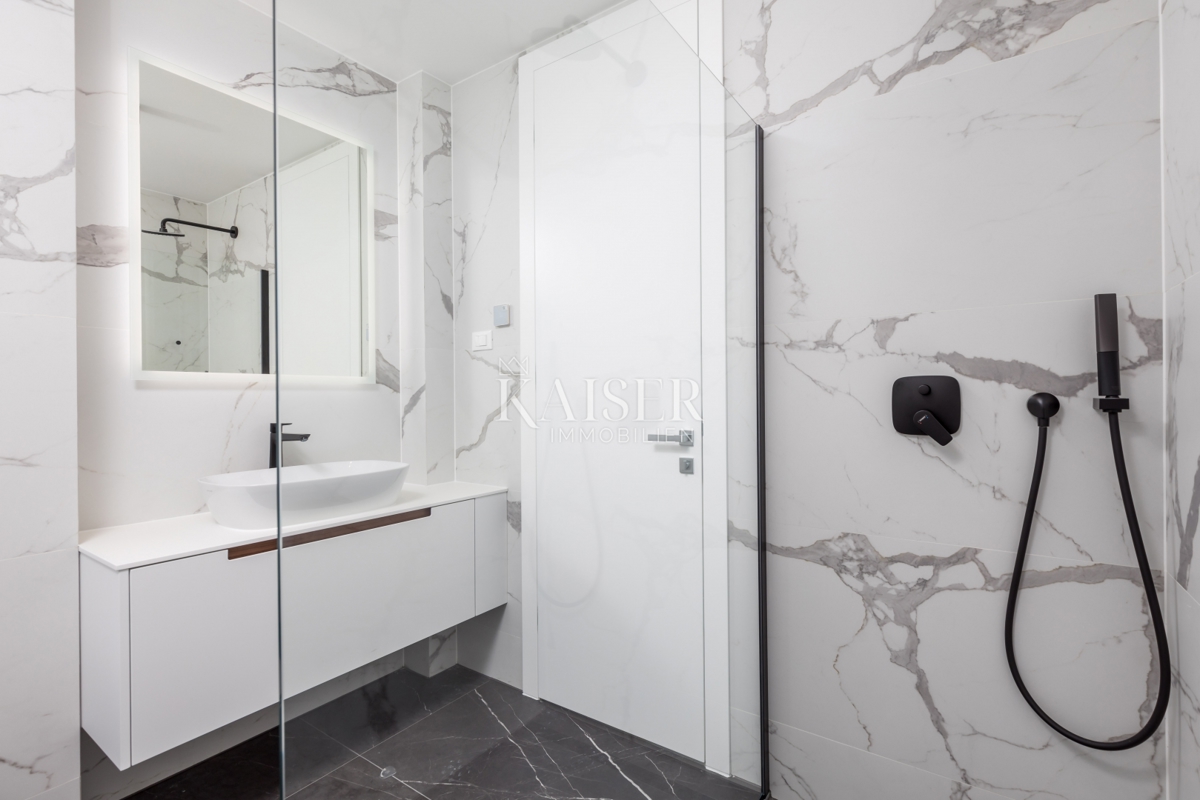 Abbazia, lussuoso appartamento al secondo piano di un nuovo edificio