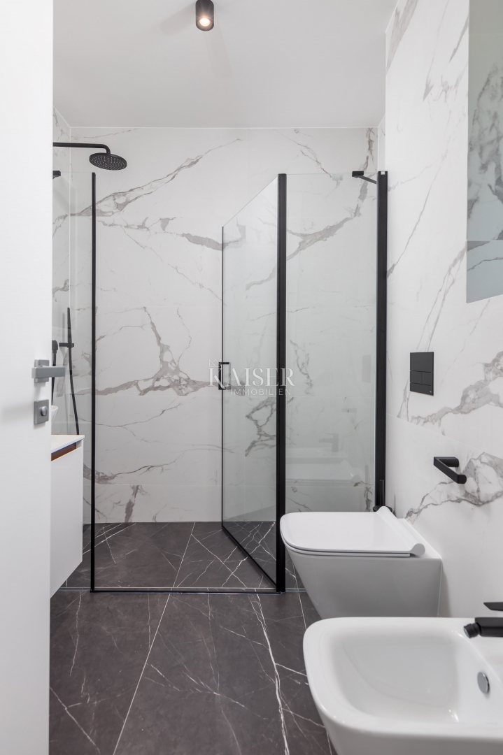 Abbazia, lussuoso appartamento al secondo piano di un nuovo edificio