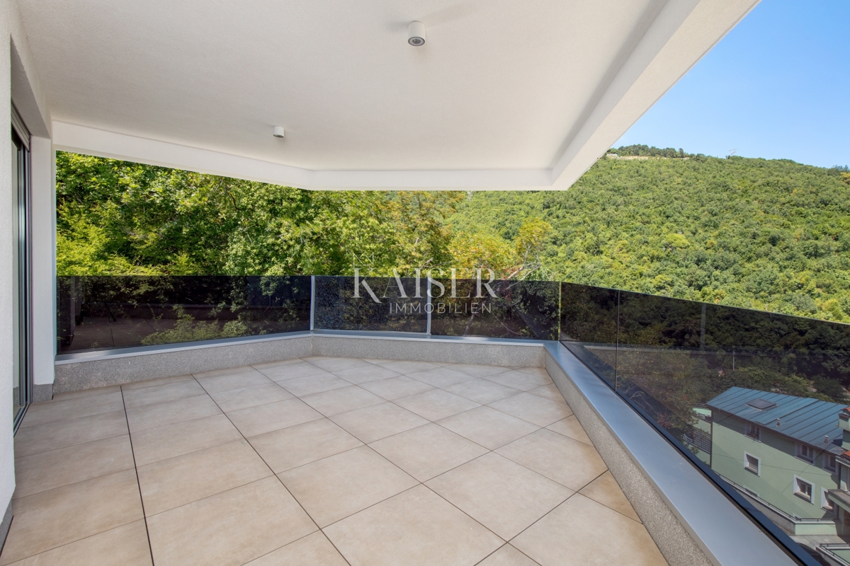 Abbazia, lussuoso appartamento al secondo piano di un nuovo edificio