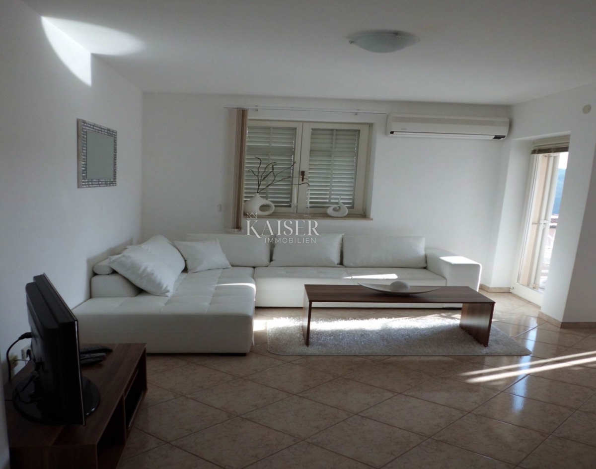 Istra, Rabac - appartamento su due piani con vista mare, 127 m2