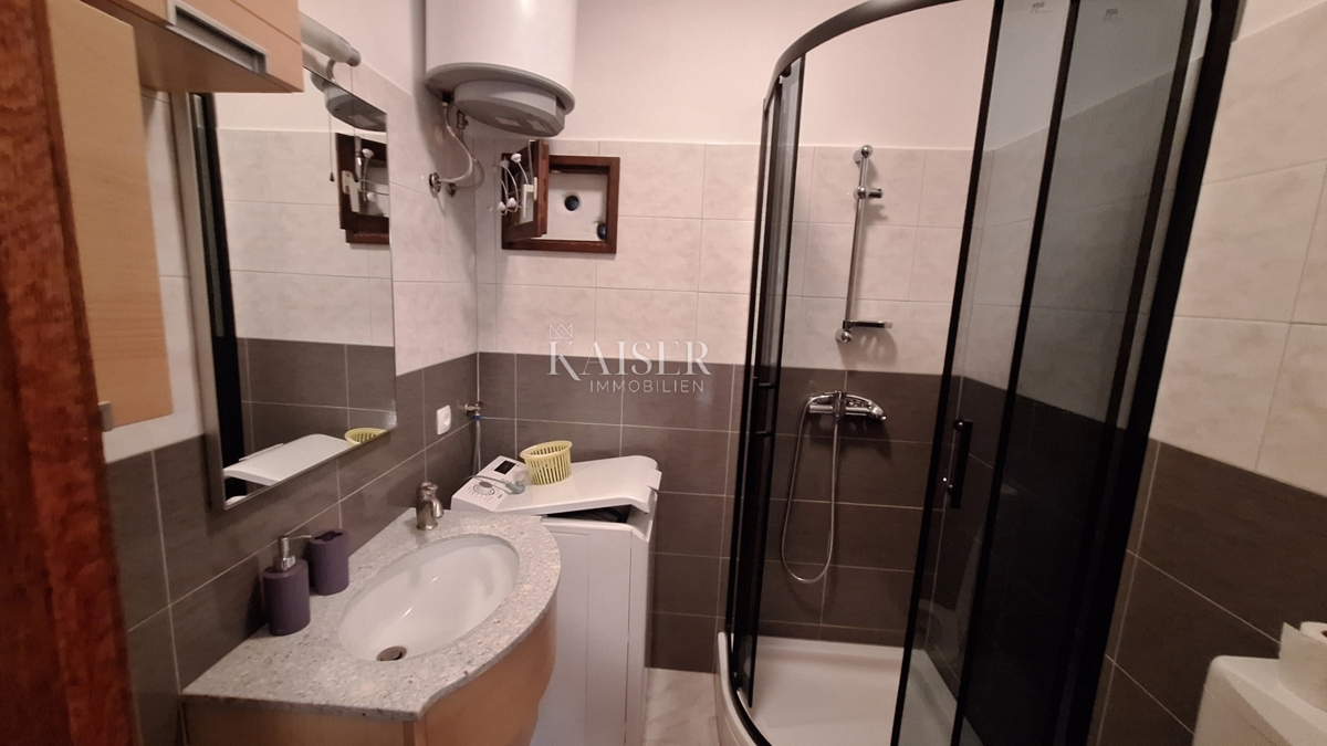 Matulji, casa bifamiliare, tre unità abitative, garage