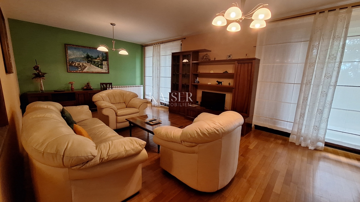 Matulji, casa bifamiliare, tre unità abitative, garage