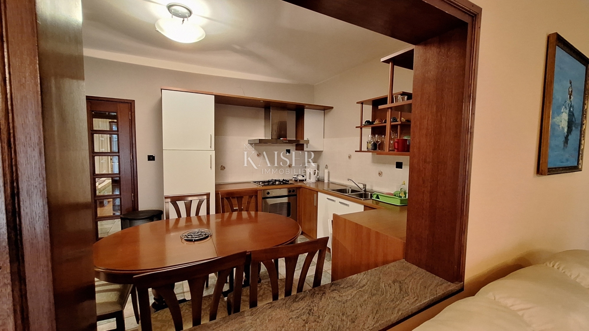 Matulji, casa bifamiliare, tre unità abitative, garage