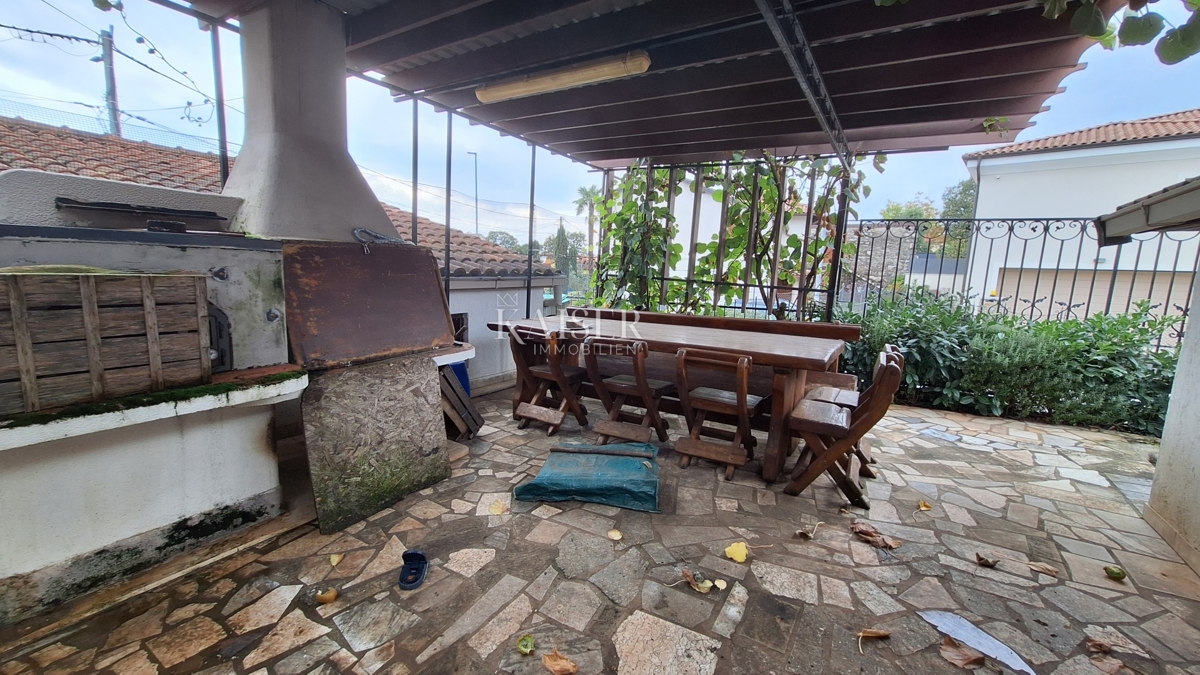 Matulji, casa bifamiliare, tre unità abitative, garage