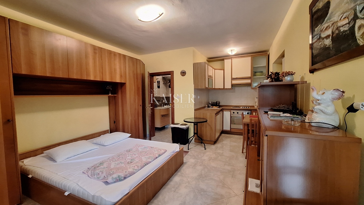 Matulji, casa bifamiliare, tre unità abitative, garage