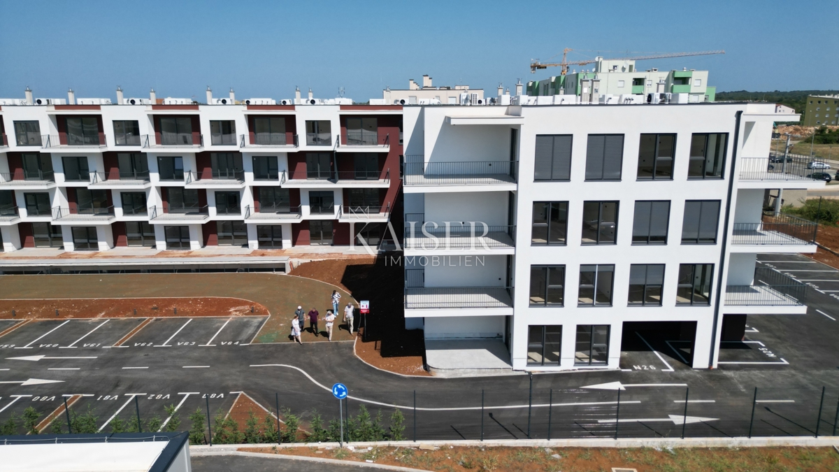 Istria, Umago - appartamento bilocale in nuova costruzione, 71 m2, piano terra con giardino