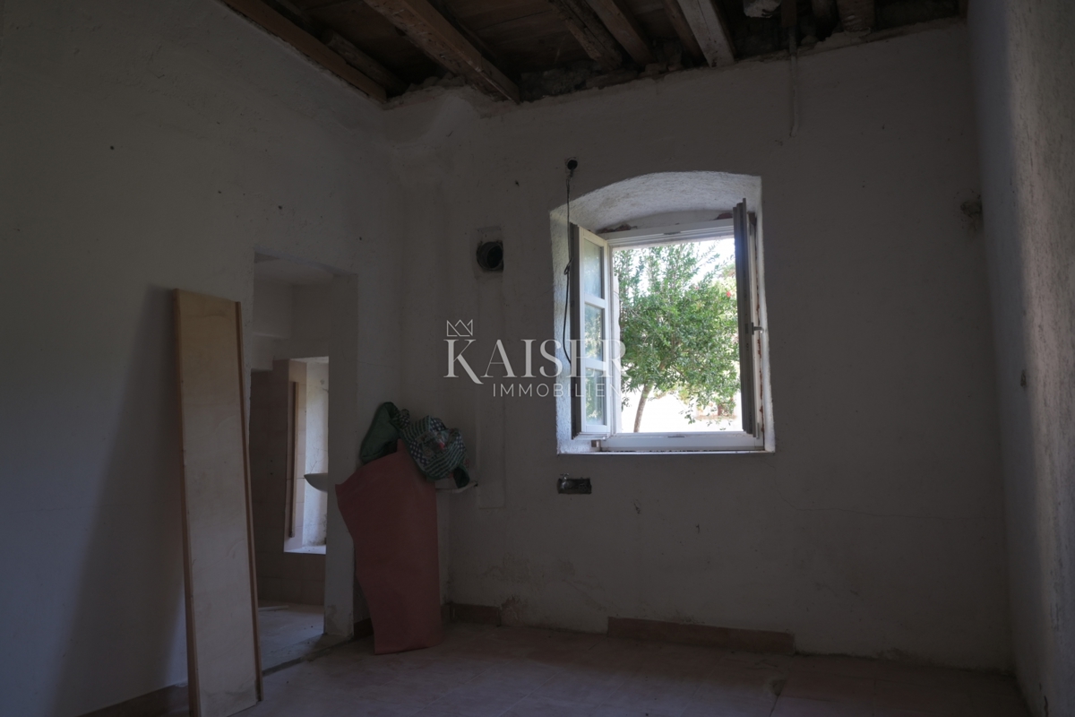 Isola di Cherso e Lussino, Osor, appartamento a tre piani 148 m2