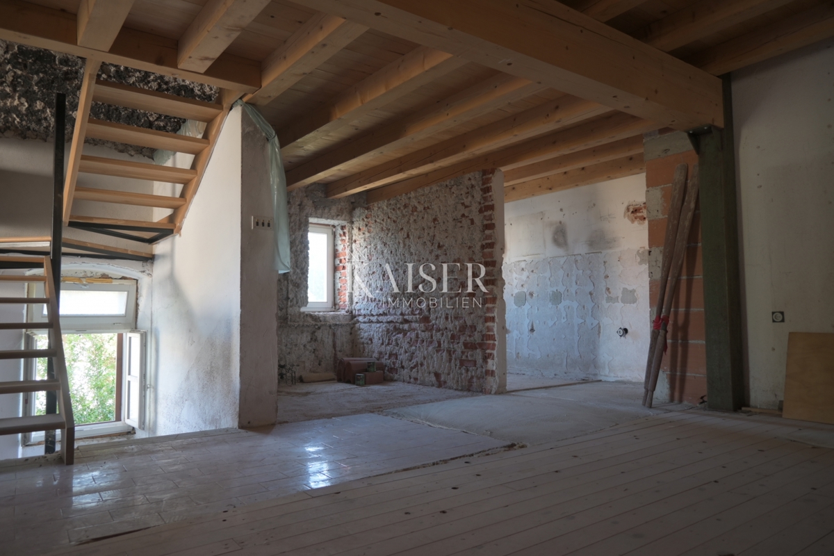 Isola di Cherso e Lussino, Osor, appartamento a tre piani 148 m2