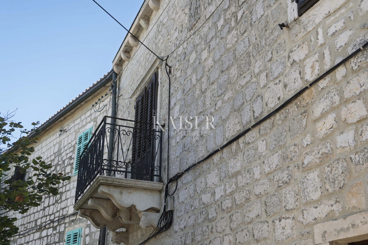 Isola di Cherso e Lussino, Osor, appartamento a tre piani 148 m2