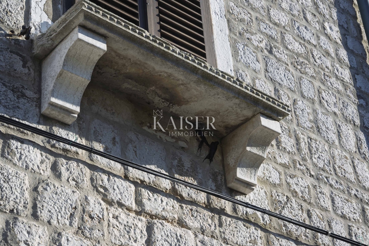 Isola di Cherso e Lussino, Osor, appartamento a tre piani 148 m2