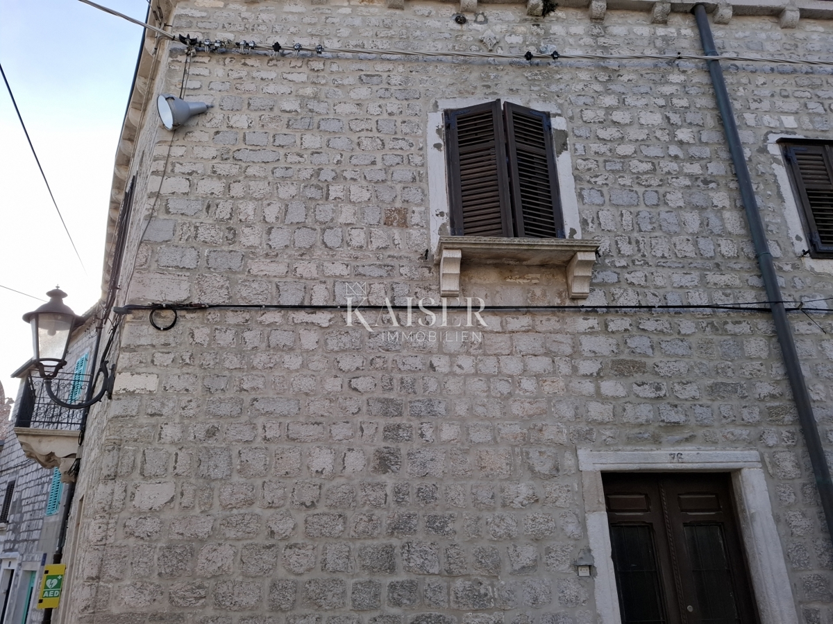 Isola di Cherso e Lussino, Osor, appartamento a tre piani 148 m2