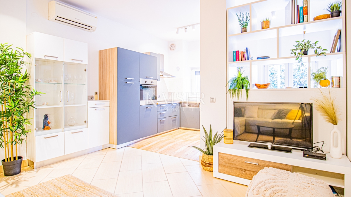 Istria - Cittanova, appartamento nella marina, a 100 m dal mare.