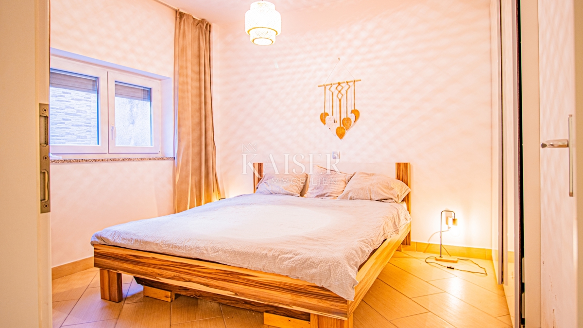 Istria - Cittanova, appartamento nella marina, a 100 m dal mare.