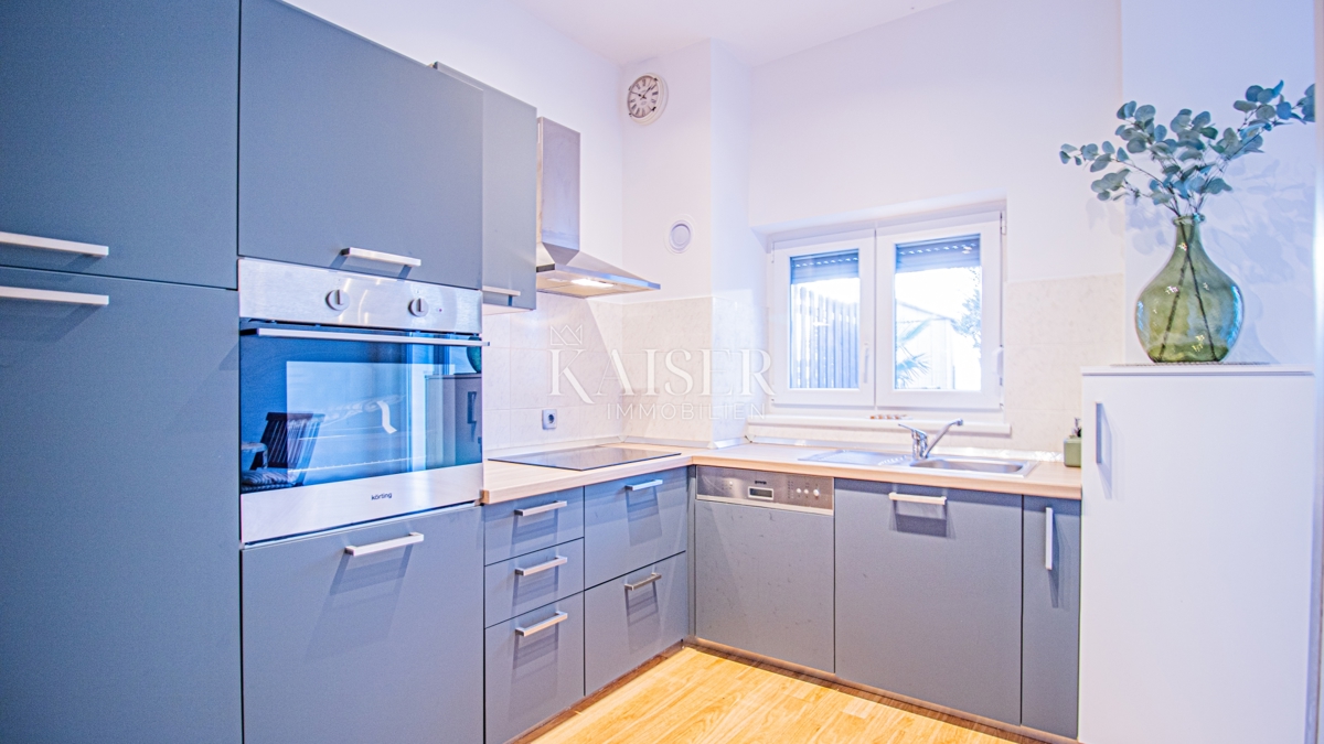 Istria - Cittanova, appartamento nella marina, a 100 m dal mare.