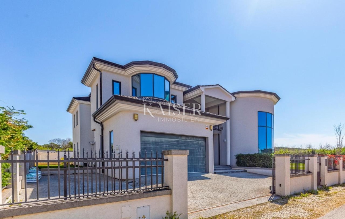 Istria, Medolino - villa esclusiva a 300 m dal mare, 500 m2