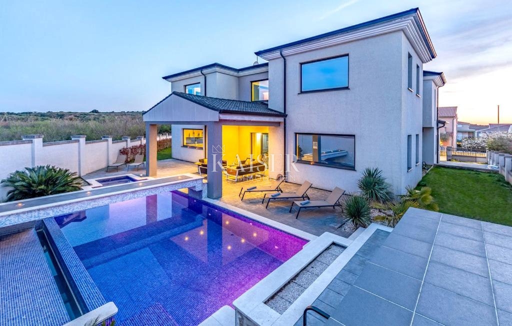Istria, Medolino - villa esclusiva a 300 m dal mare, 500 m2