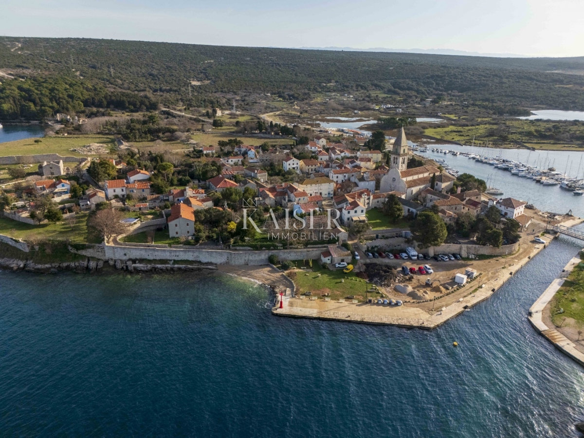Isola di Cherso-Lussino, Osor, rovine con un progetto nel cuore della città antica
