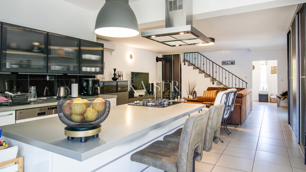 Rijeka, Sveti Kuzam, moderna casa familiare