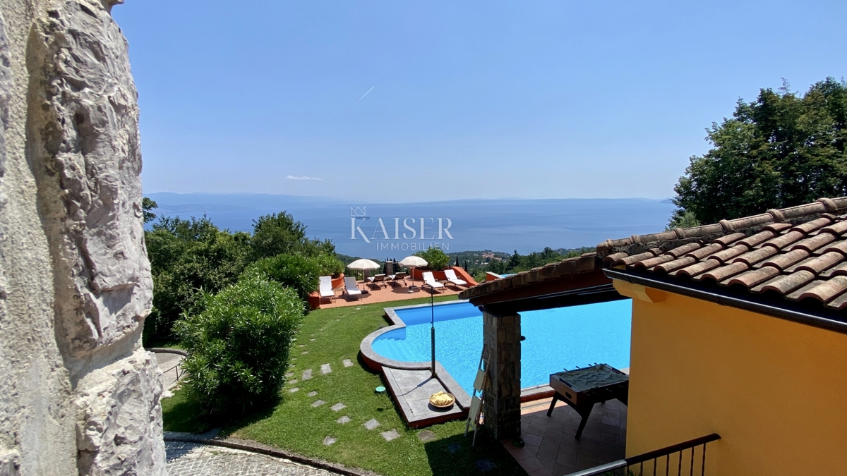 Riviera di Opatija - Complesso di ville con vista panoramica e ampio terreno