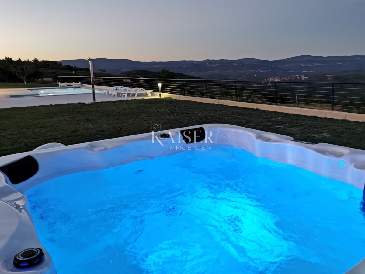 Istria, Buzet - villa di lusso, 210m2, con vista unica