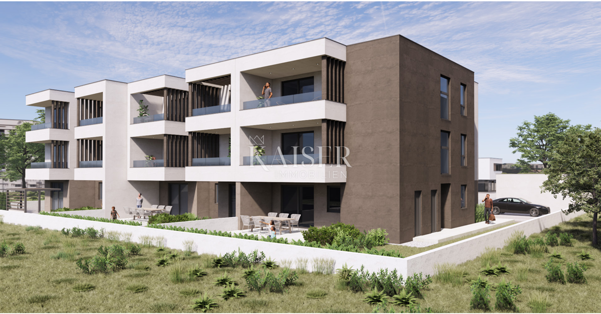 Istria, Pola - moderno appartamento di 90m2 con giardino e due posti auto