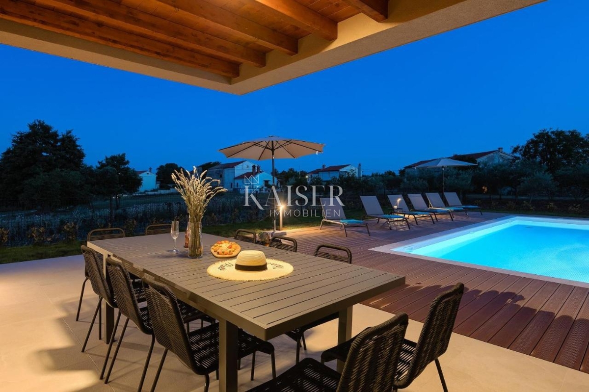 Istria, Svetvincenat, moderna ed elegante villa con piscina