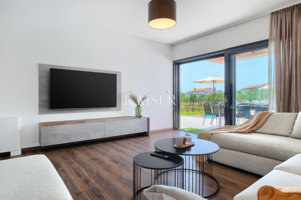 Istria, Svetvincenat, moderna ed elegante villa con piscina