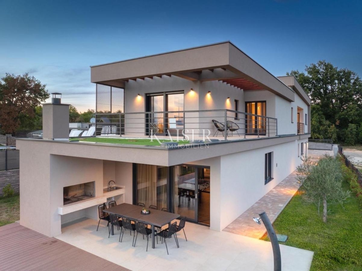 Istria, Svetvincenat, moderna ed elegante villa con piscina