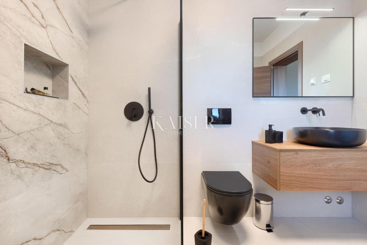 Istria, Svetvincenat, moderna ed elegante villa con piscina