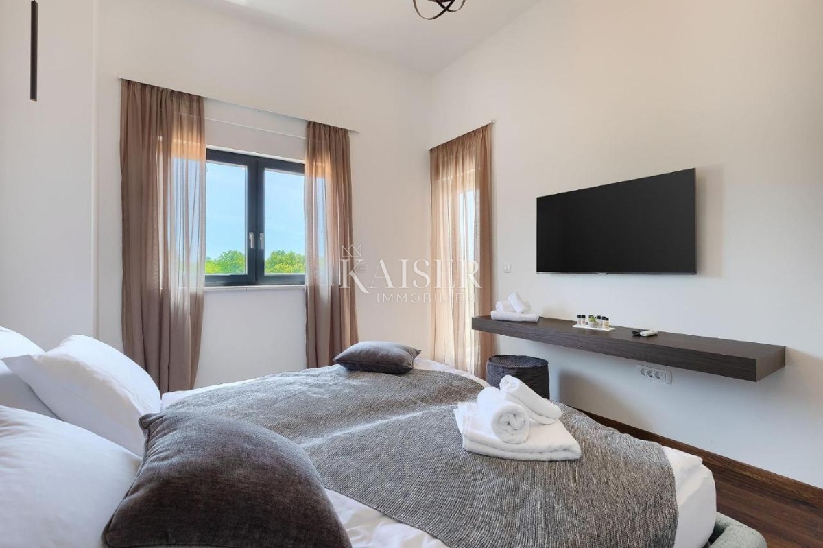 Istria, Svetvincenat, moderna ed elegante villa con piscina