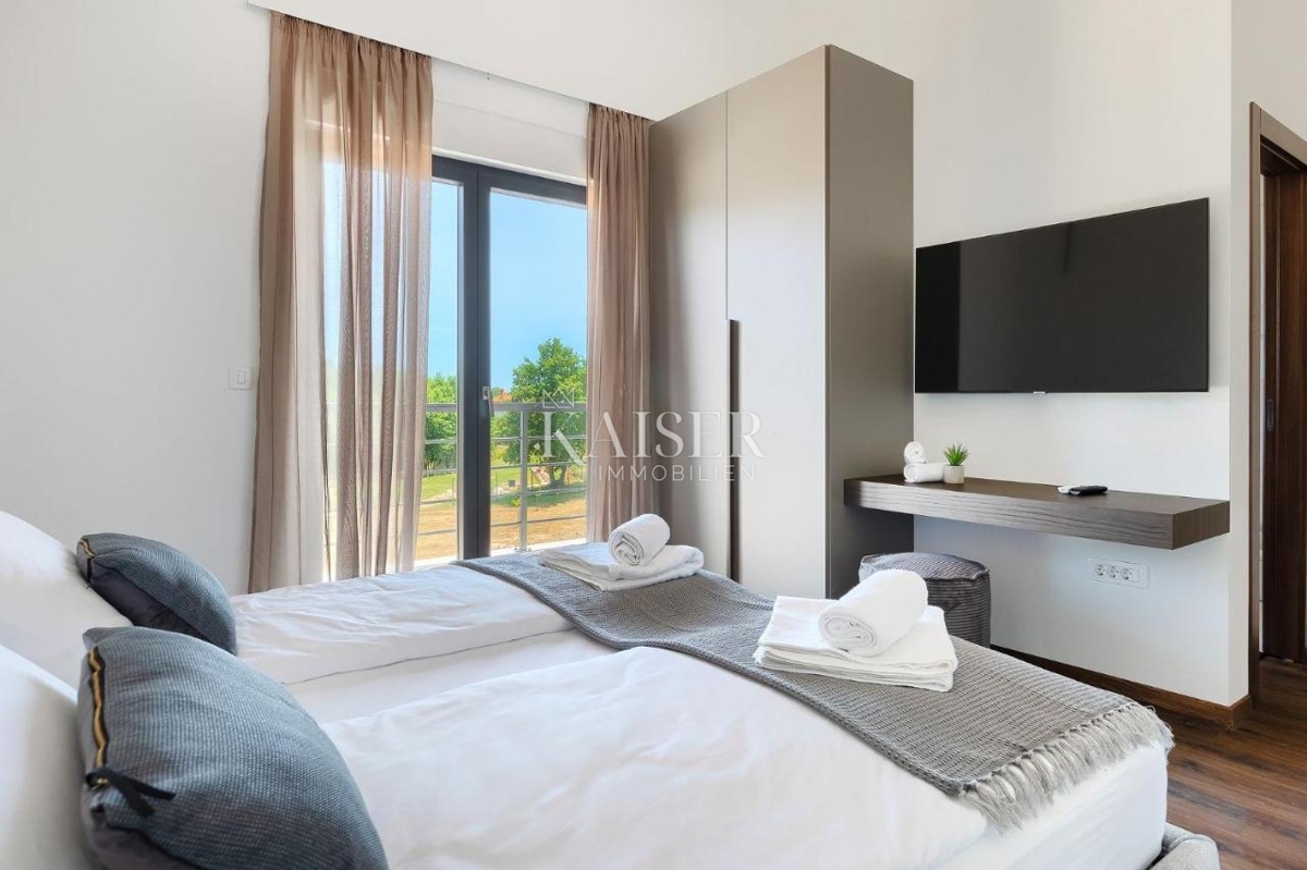 Istria, Svetvincenat, moderna ed elegante villa con piscina