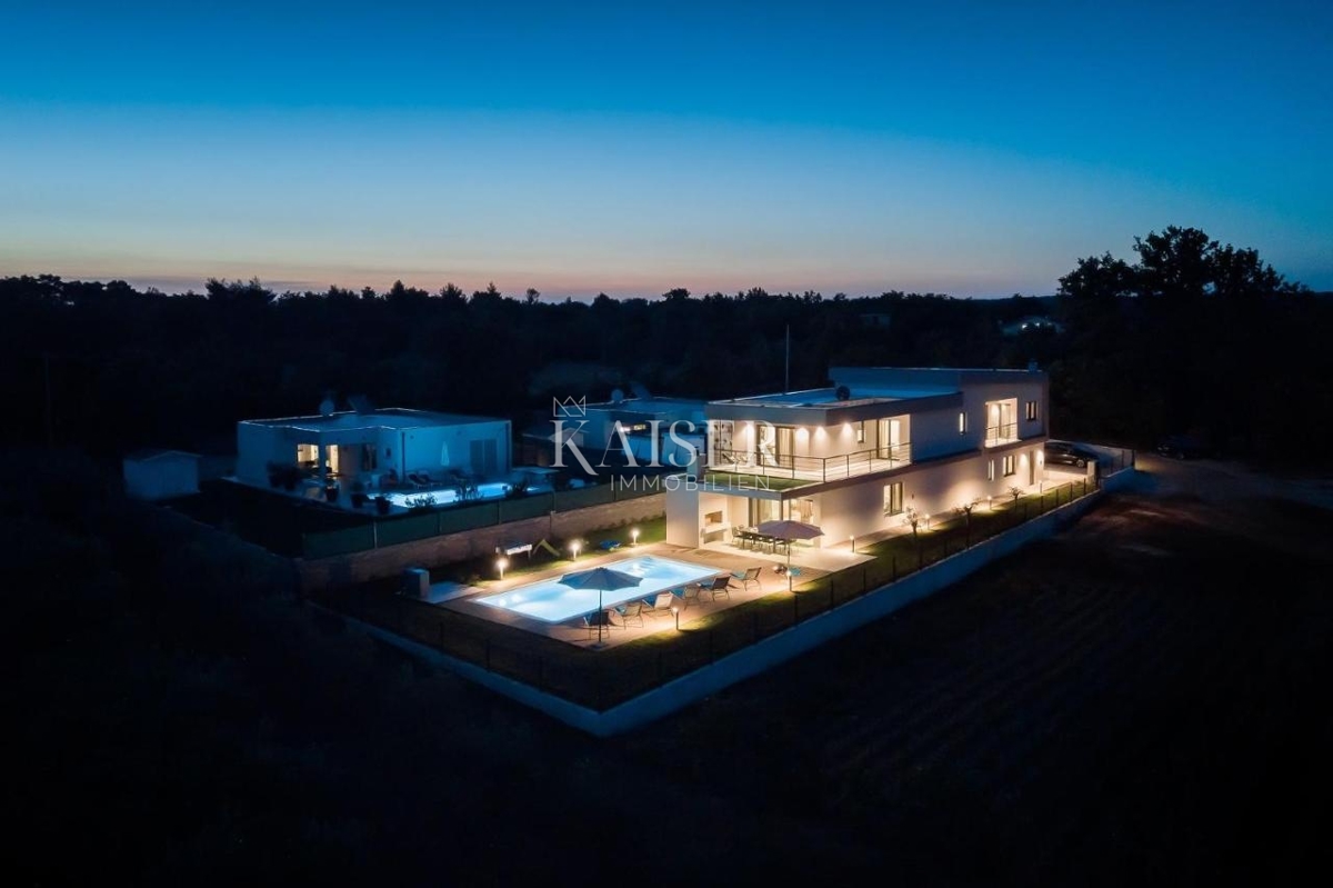 Istria, Svetvincenat, moderna ed elegante villa con piscina