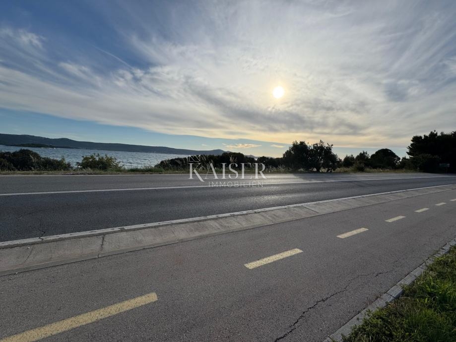 Zara, Sveti Petar n/m, 2100 m2. Prima fila al mare