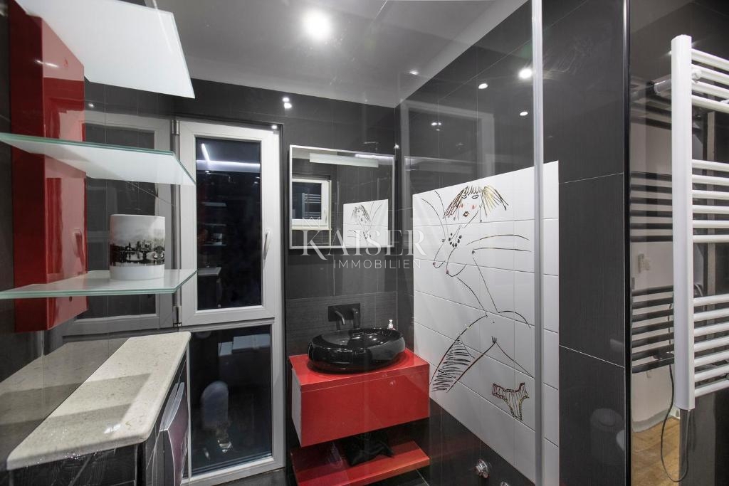 Rogoznica – Villa di lusso con piscina, 4 appartamenti, taverna tradizionale e vista panoramica sul mare