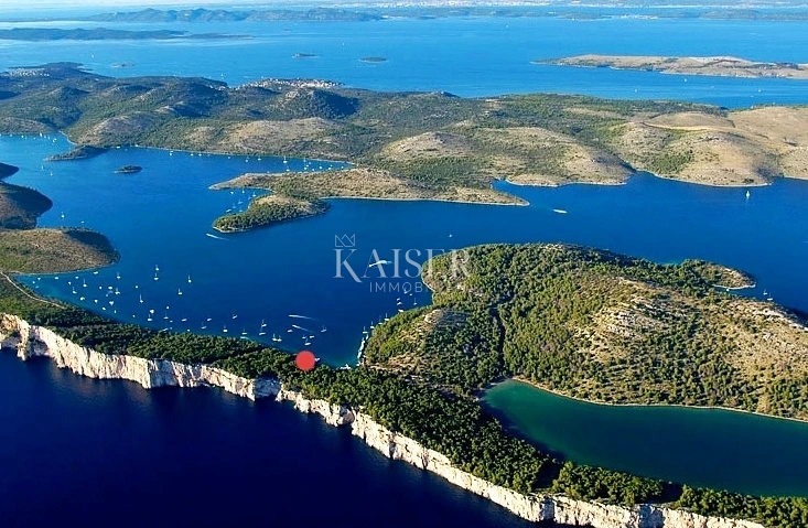 Isola Lunga - Edificio commerciale e residenziale unico nel Parco Naturale di Telašćica sulla spiaggia