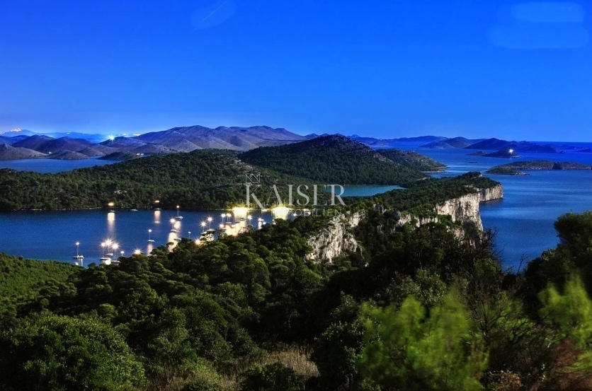 Isola Lunga - Edificio commerciale e residenziale unico nel Parco Naturale di Telašćica sulla spiaggia