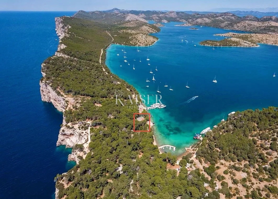Isola Lunga - Edificio commerciale e residenziale unico nel Parco Naturale di Telašćica sulla spiaggia