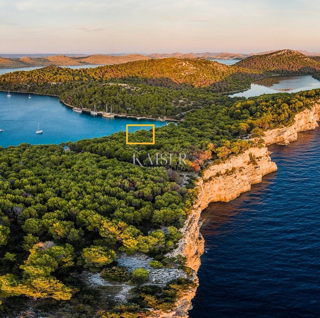 Isola Lunga - Edificio commerciale e residenziale unico nel Parco Naturale di Telašćica sulla spiaggia