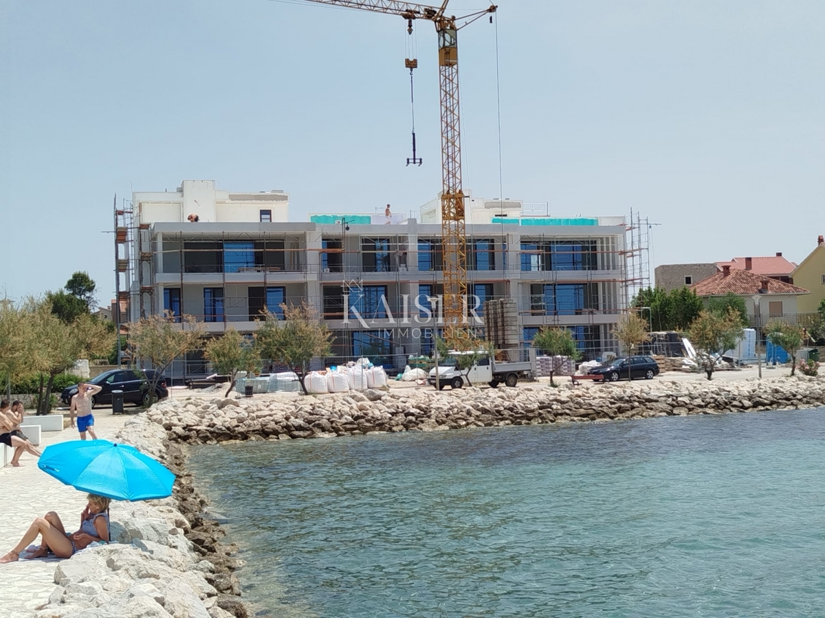 Zara – Zaton | Attico esclusivo con ascensore privato e oasi sul tetto in prima fila sul mare