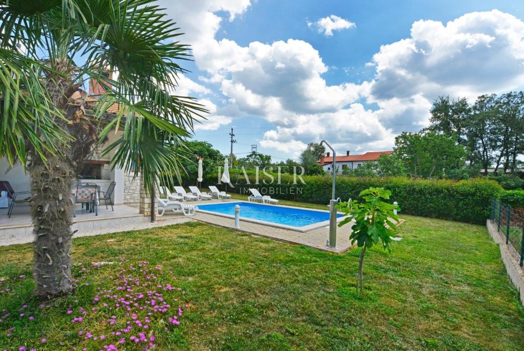 Istria, Parenzo, casa con piscina