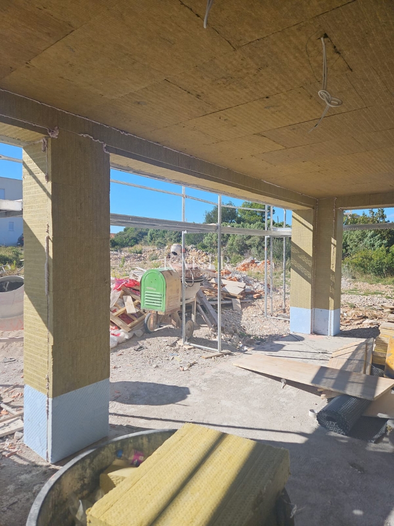 Sebenico, Brodarica - appartamento con una camera da letto 63,13 m2 in un nuovo edificio vicino alla spiaggia Rezalište
