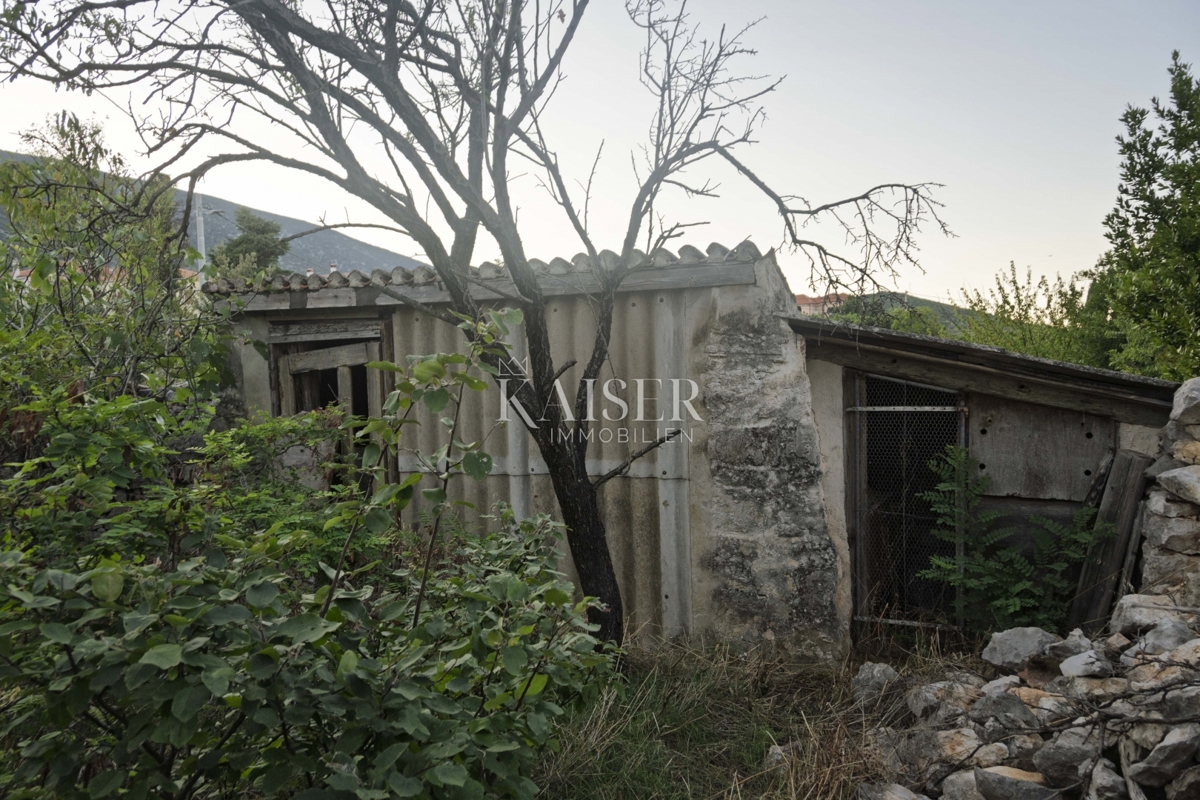 Mali Lošinj, Nerezine-Tradizionale casa in pietra