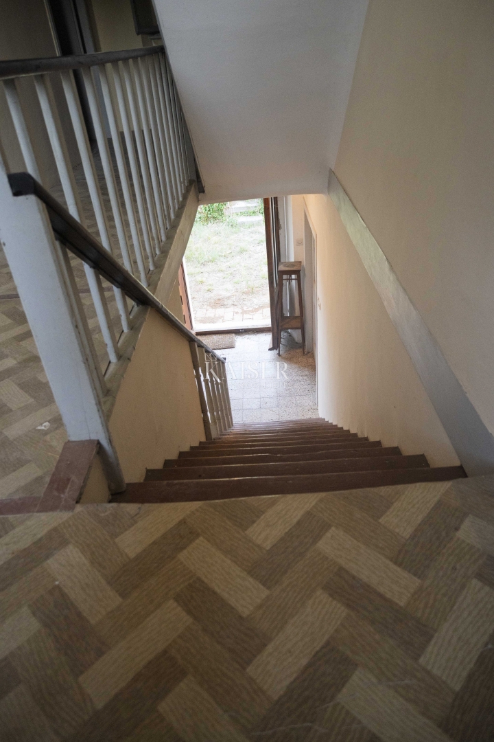 Mali Lošinj, Nerezine-Tradizionale casa in pietra