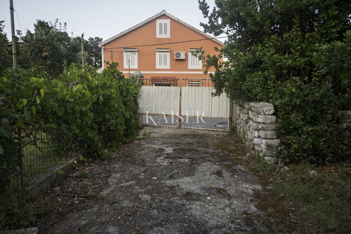 Mali Lošinj, Nerezine-Tradizionale casa in pietra